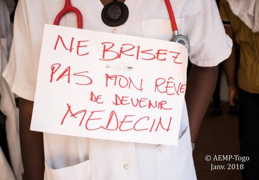 Les-etudiants-de-la-fac-de-medecine-de-lUniversite-de-Lome-annoncent-une-greve-de-3-jours-reconductible-sans-preavis-si-les-lignes-ne-bougent-pas_2