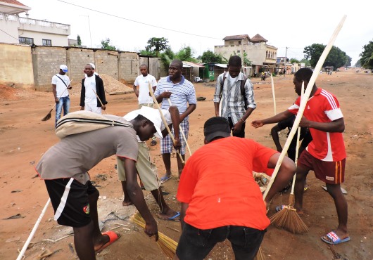 Les-riches-entretiennent-leur-communaute-1