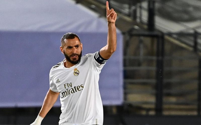 Liga-le-Real-Madrid-porte-par-son-capitaine-Benzema-face-a-Alaves