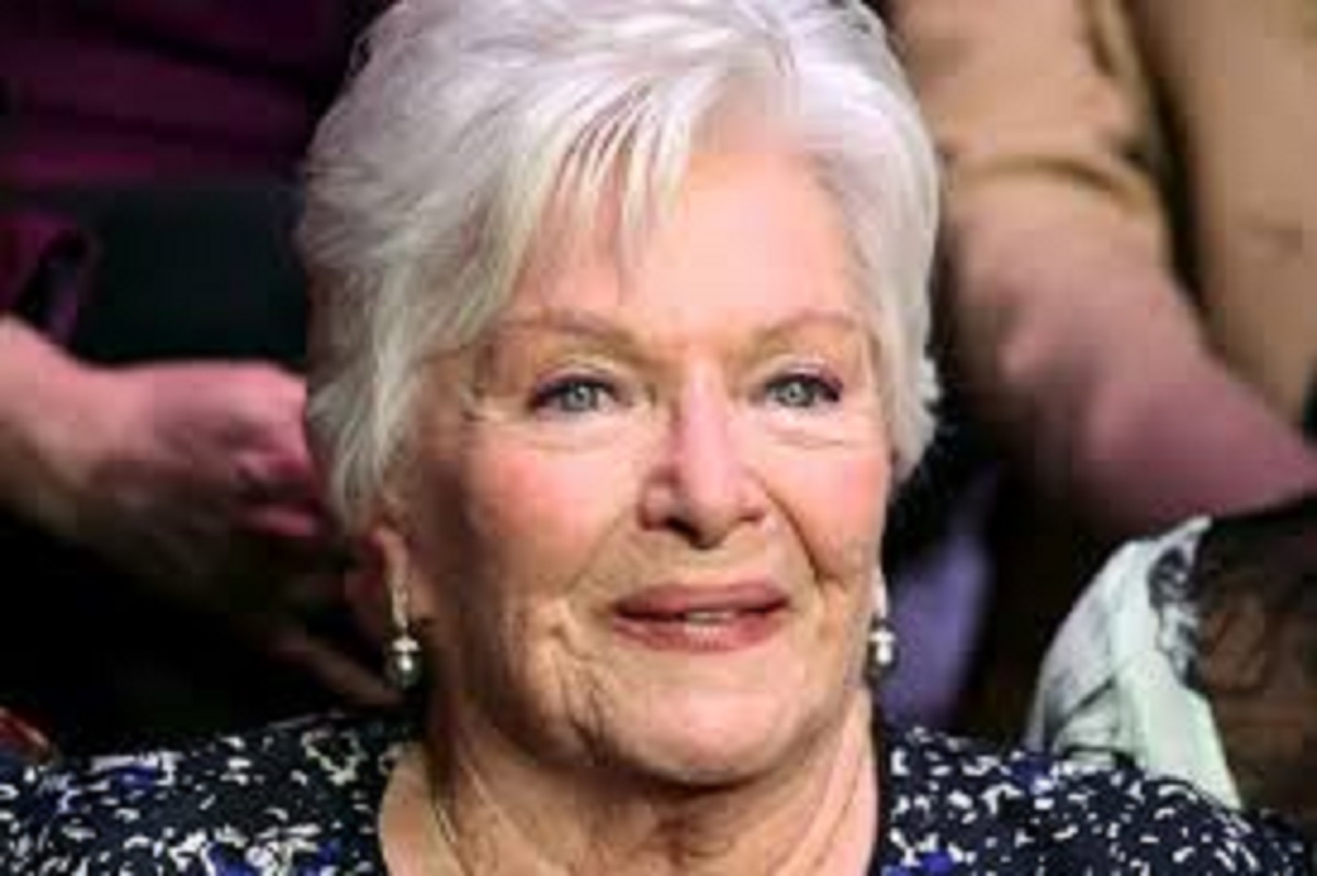 Line-Renaud-letat-de-sante-de-la-celebre-actrice-chute-a-nouveau