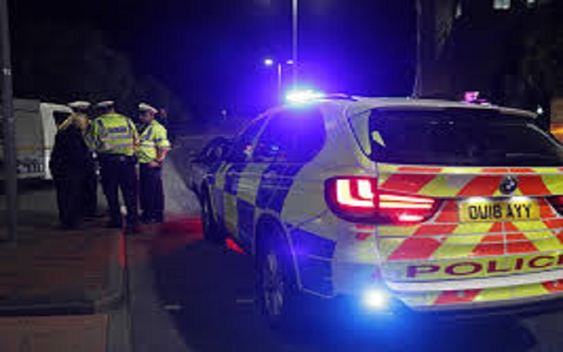 Londres-une-fete-de-rue-vire-a-lemeute-22-policiers-blesses-videos