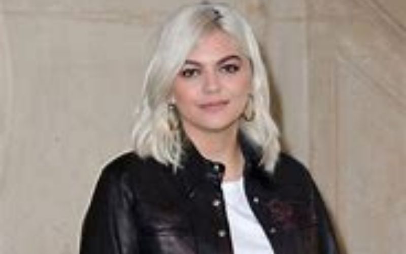 Louane-prepare-la-sortie-de-son-nouvel-album-Jai-pris-une-longue-pause-car-javais-besoin-de-recul