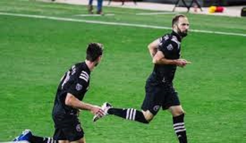 MLS-Higuain-debloque-son-compteur-video