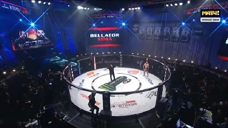 MMA-cette-technique-conduit-a-la-fin-dun-combat-en-moins-dune-minute-video