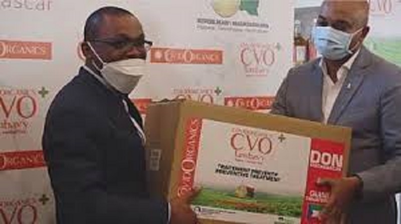 Madagascar-fait-don-de-11-500-doses-de-Covid-Organics-a-la-Guinee-equatorial