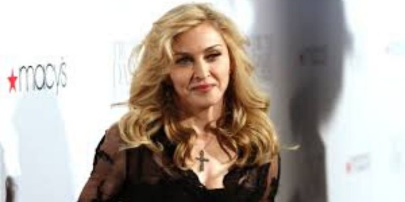 Madonna-nue-dans-un-bain-elle-evoque-ce-qui-est-merveilleux-avec-le-coronavirus-video