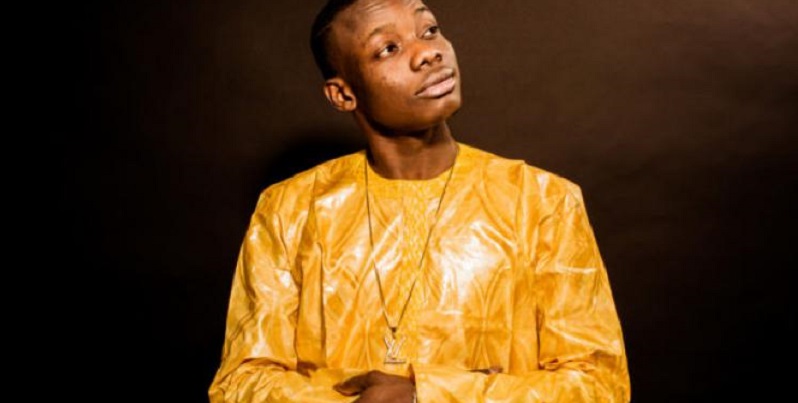 Mali-Sidiki-Diabate-console-ses-fans