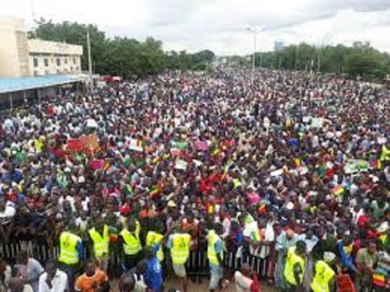 Mali-les-manifestants-du-M5-ne-decolerent-pas