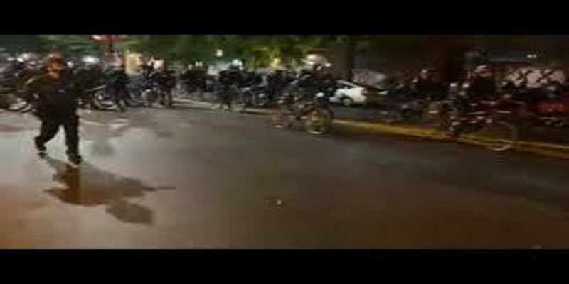 Manifestations-aux-USA-un-policier-roule-sur-la-tete-dun-manifestant-video