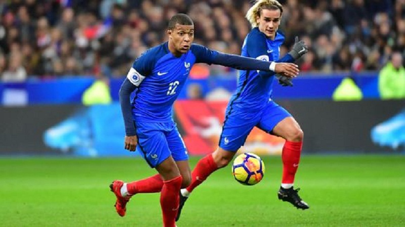 Mbappe-Griezmann-ce-duo-refuse-par-Leonardo