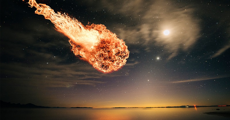 Meteorite-une-boule-de-feu-illumine-le-ciel-nocturne-japonais