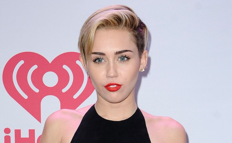 Miley-Cyrus-fait-des-confidences-sur-sa-sexualite