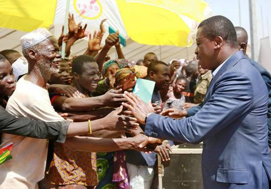 Mise-en-oeuvre-du-Prodere_le-President-Faure-Gnassingbe-a-lance-la-centrale-solaire-de-Takpapieni