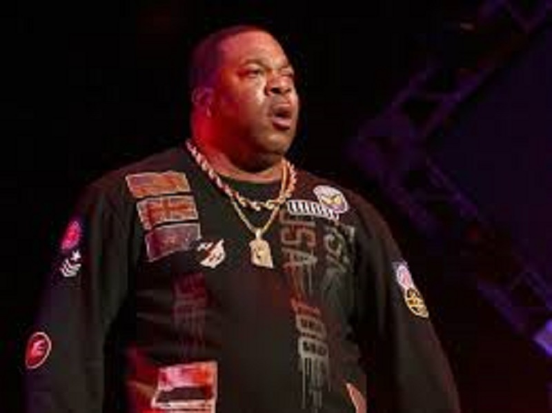 Musique-Kendrick-Lamar-accompagne-Busta-Rhymes-‘Look-Over-Your-Shoulder-‘