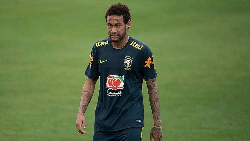 Neymar-accuse-de-viol-son-pere-monte-au-creneau-et-deballe-tout