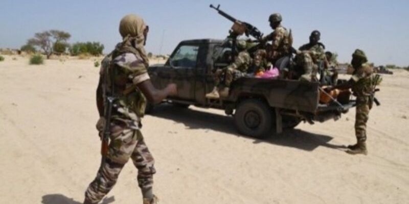 Niger-un-véhicule-de-larmée-saute-sur-un-engin-explosif-04-morts