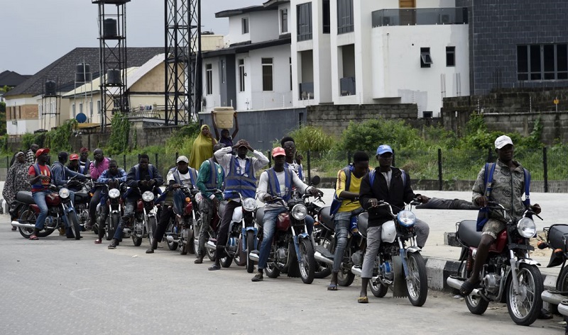 Nigeria-Taxi-motos