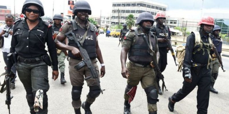 Nigeria-un-inspecteur-de-police-écroué-pour-avoir-insulté-Buhari-et-son-vice-président