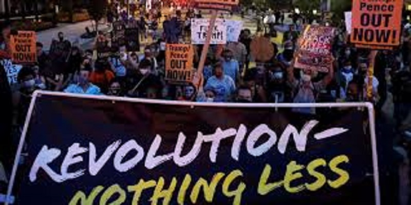Nous-devons-faire-partir-Trump-des-manifestants-antiracistes-devant-la-Maison-Blanche