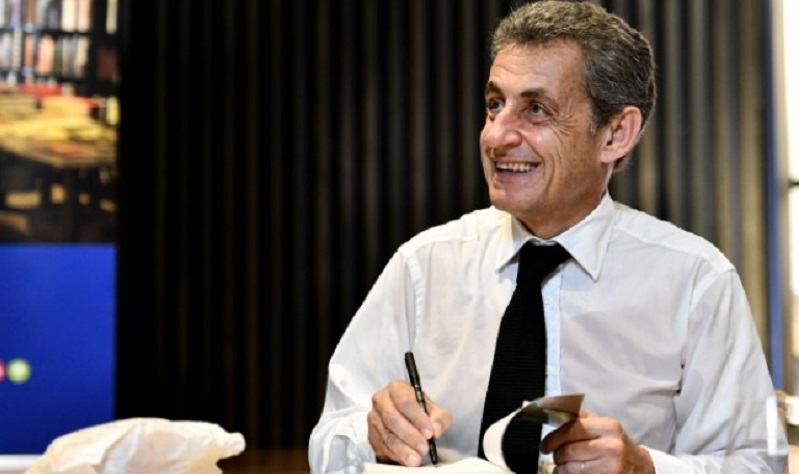Nouveau-Gouvernement-francais-Nicolas-Sarkozy-jubile