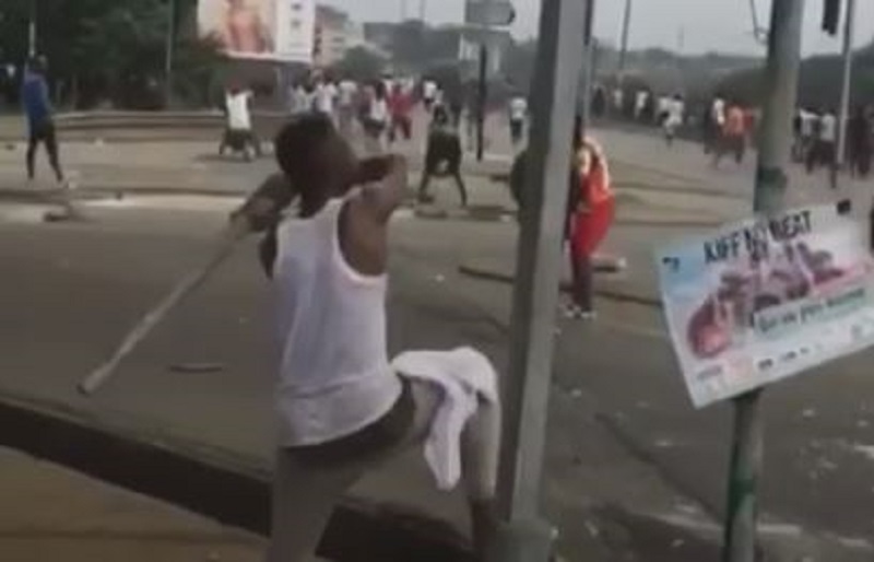 Obseques-de-Dj-Arafat-affrontement-autour-du-cimetiere-acte-de-vandalisme-a-Abidjan-des-blesses-graves