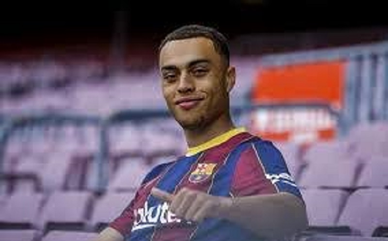 Officiel-Mercato-Sergino-Dest-signe-au-FC-Barcelone