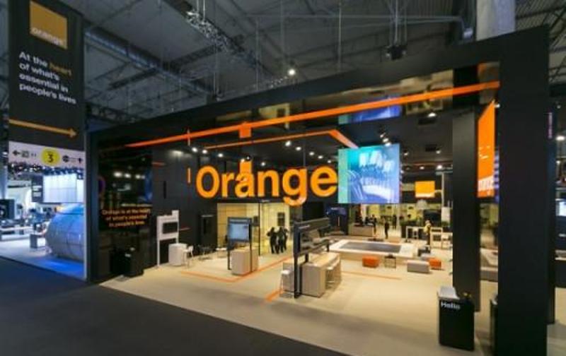 Orange-lance-son-smartphone-‘Sanza-a-11-500-fcfa-sur-le-marche-africain