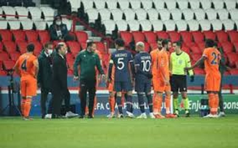 PSG-Basaksehir-lUEFA-soutient-Joseph-Webo