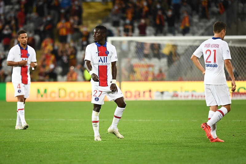 PSG-Gueye-refuse-detre-pousse-dehors-par-Herrera-et-Draxler