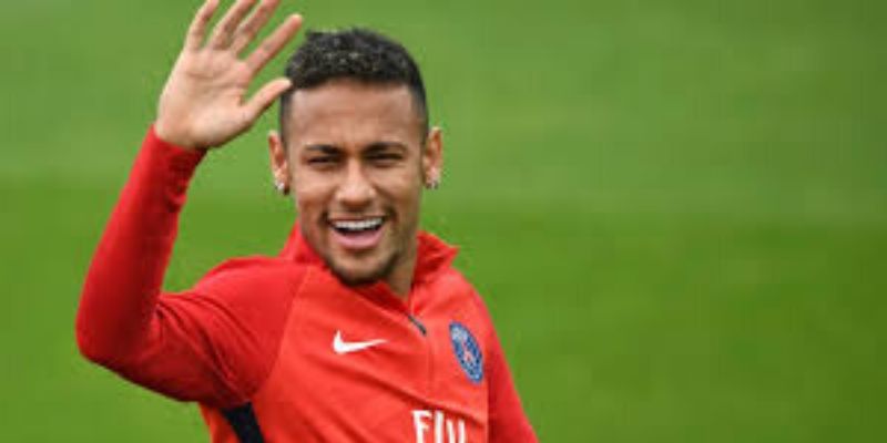 PSG-Neymar-a-retrouve-lentrainement-avec-le-sourire-et-se-sent-pret-pour-le-Real-Madrid