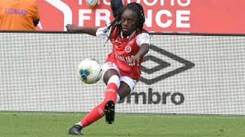 PSG-la-nouvelle-recrue-Benedicte-Simon-confirmee