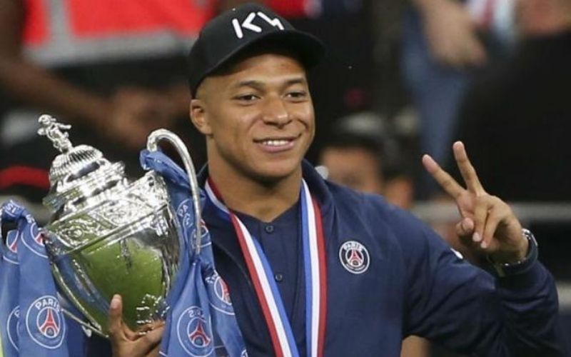 PSG-la-reaction-de-Mbappe-apres-lannonce-de-la-duree-de-son-absence