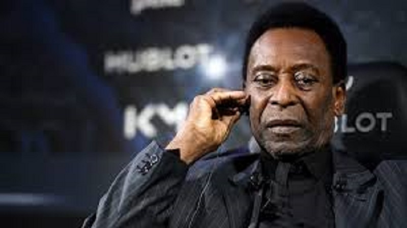 Pele-sort-une-chanson-sur-le-football