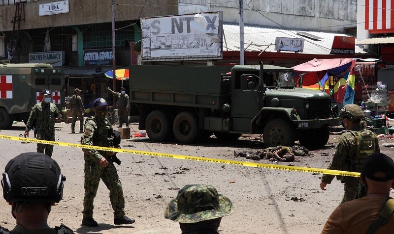Philippines-un-double-attentat-tue-une-dizaine-de-personnes