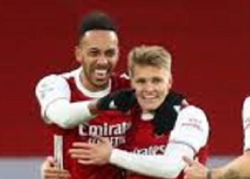 Premier-League-Arsenal-sen-sort-contre-Leeds-grace-a-Aubameyang