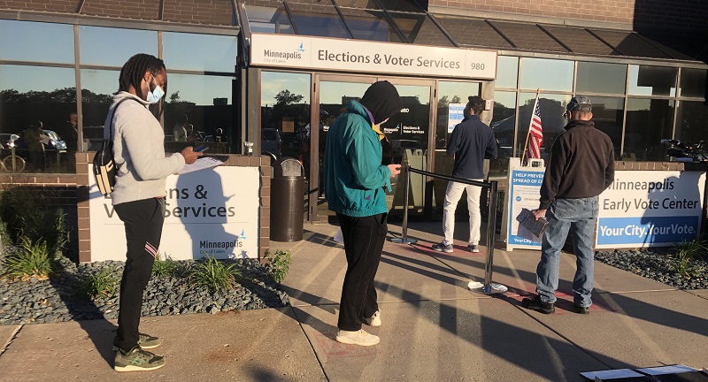 Presidentielle-americaine-a-Minneapolis-lombre-de-George-Floyd-pese-sur-les-elections