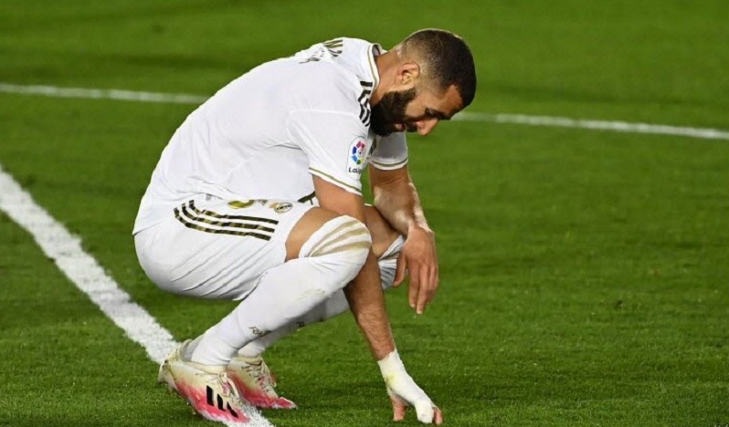 Real-Madrid-Zidane-rassurant-apres-la-sortie-sur-blessure-de-Benzema