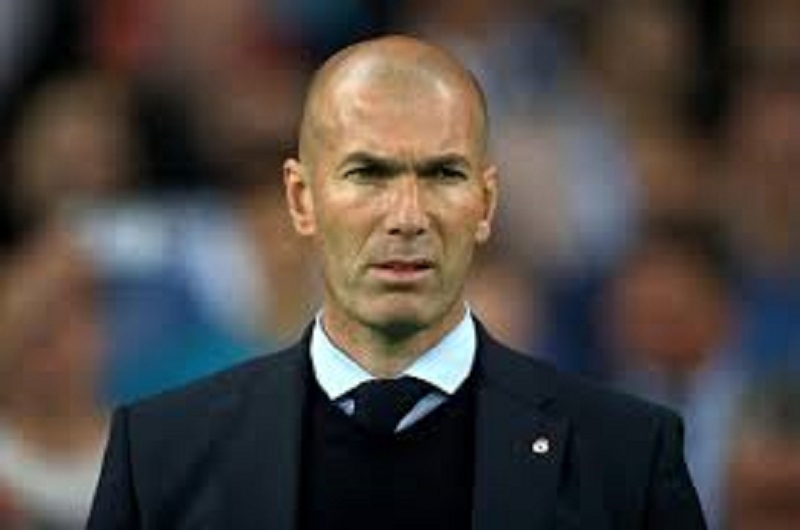 Real-Madrid-Zidane-tres-furieux-contre-un-joueur