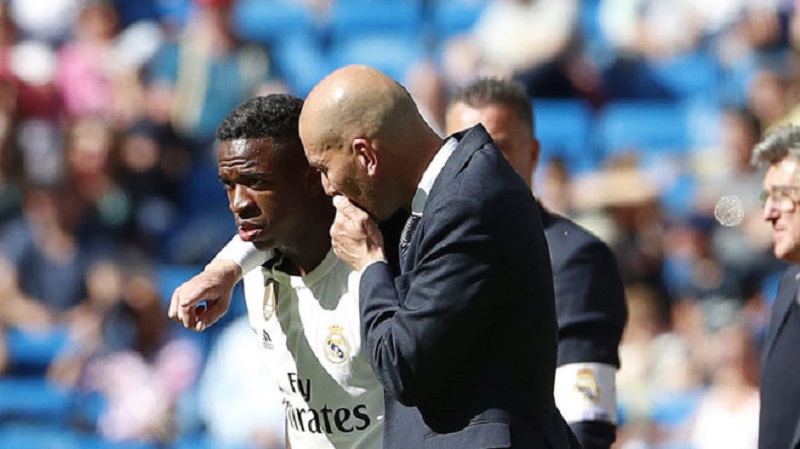 Real-Madrid-le-message-de-Zidane-sur-lavenir-de-Vinicius