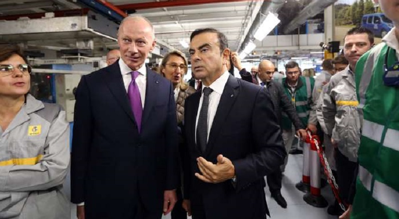 Deplacement du president de la Republique a l'usine MCA (groupe Renault)