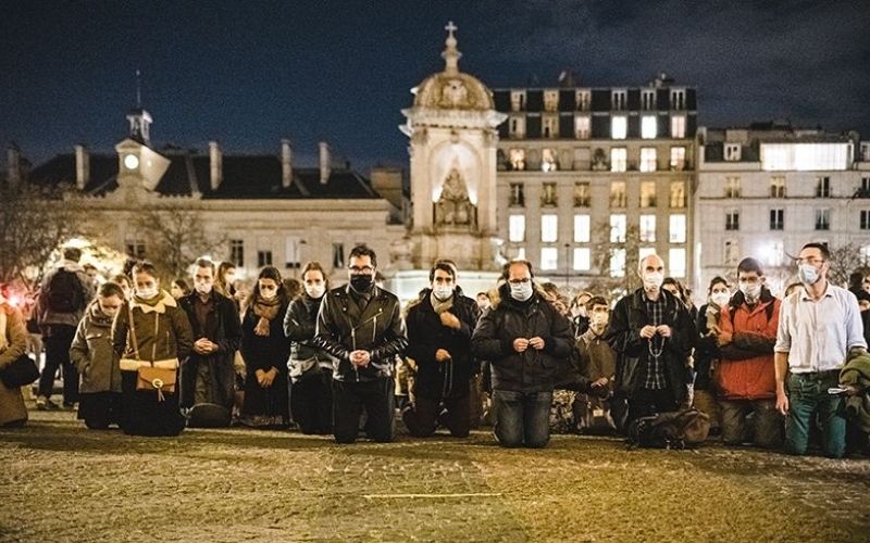 Rendes-nous-la-messe-des-catholiques-manifestent-a-nouveau