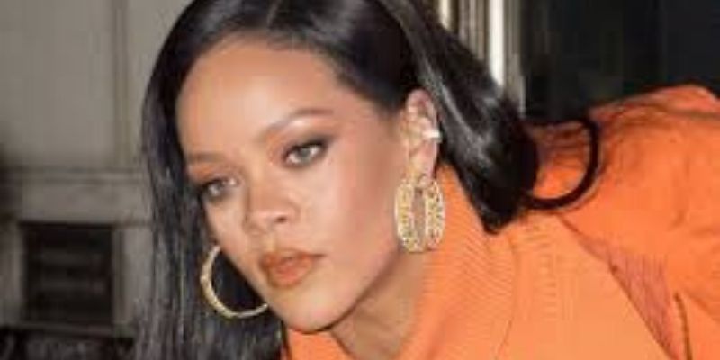 Rihanna Critiquee Pour Son Grand Front Voici Sa Reponse Photo L Frii