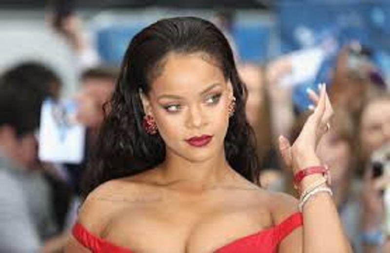Rihanna-la-star-celebre-la-victoire-des-Lakers