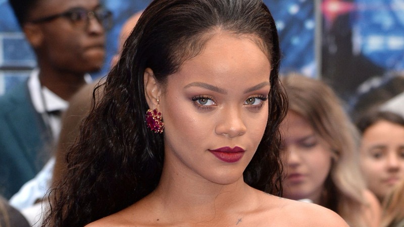 Rihanna-voici-lun-de-ses-secrets-pour-rester-belle