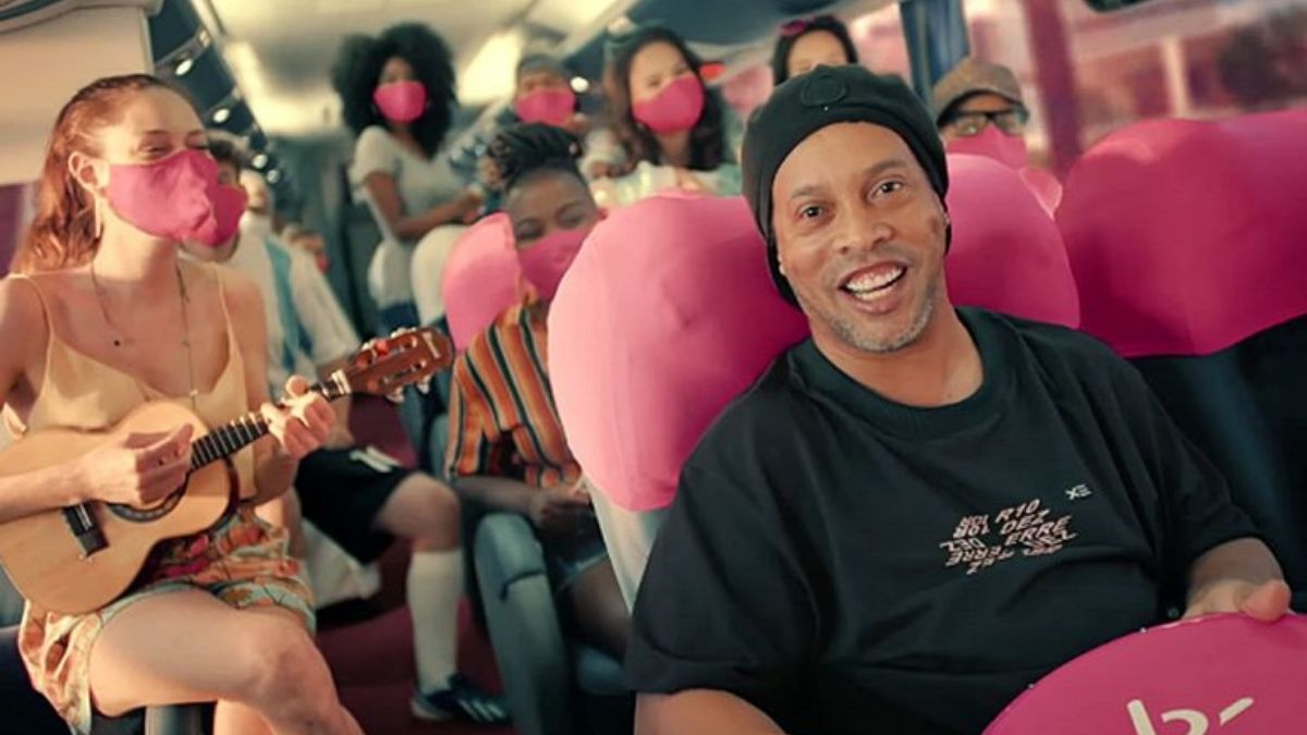 Ronaldinho-apres-le-Ballon-dor-le-Disque-dor