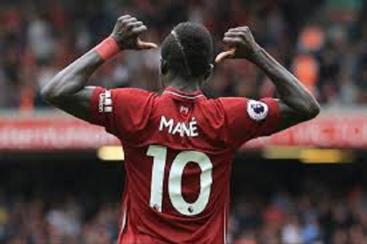 Royaume-Uni-ce-jeune-garcon-eprouve-une-admiration-folle-pour-Sadio-Mane-la-raison-photo