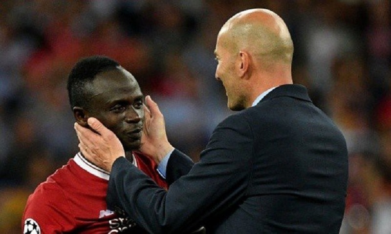 Sadio-Mane-et-Zinedine-Zidane-ca-se-precise