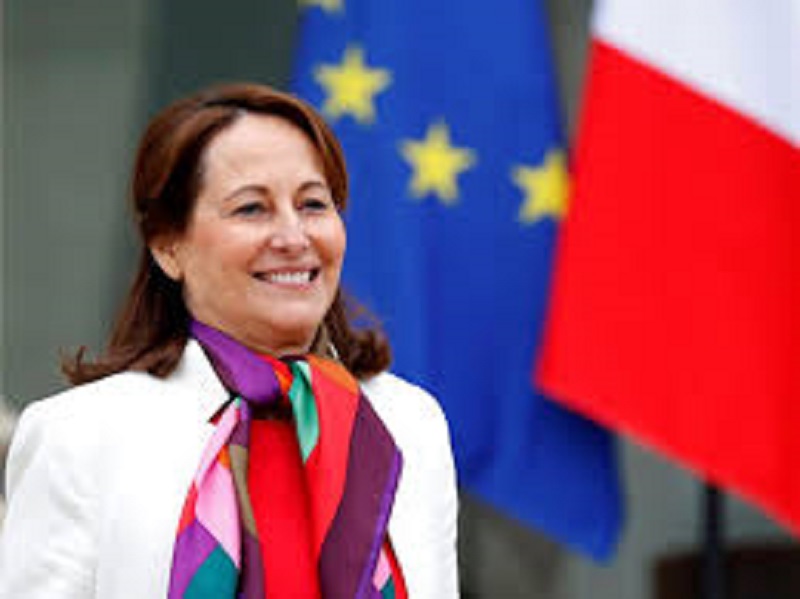 Segolene-Royal-annonce-etre-bientot-demise-de-sa-fonction-dambassadrice-des-poles