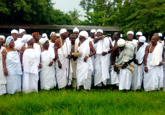 Sommet-de-Lome-les-pretres-Vodou-des-Lacs-sactivent