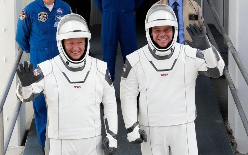 SpaceX-les-astronautes-americains-ont-amerrie-sain-et-sauf